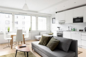 Moderni asunto kalliossa Helsinki